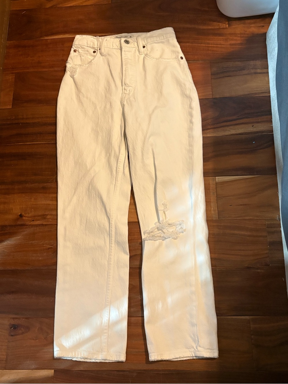 Abercrombie Curve Love Ultra High Rise Ankle Straight White Jeans 26 (1493)